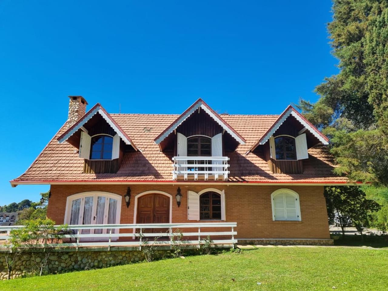 Campos do Jordão Alto Do Capivari - Gramado E Vista Espetacular מראה חיצוני תמונה